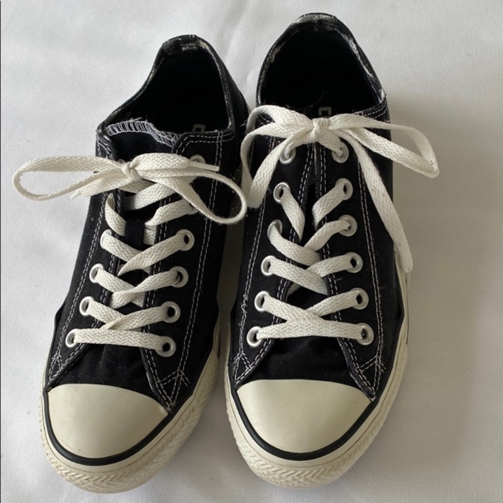 Converse Black Canvas Sneakers with Checkered Lining - Women's Size 6